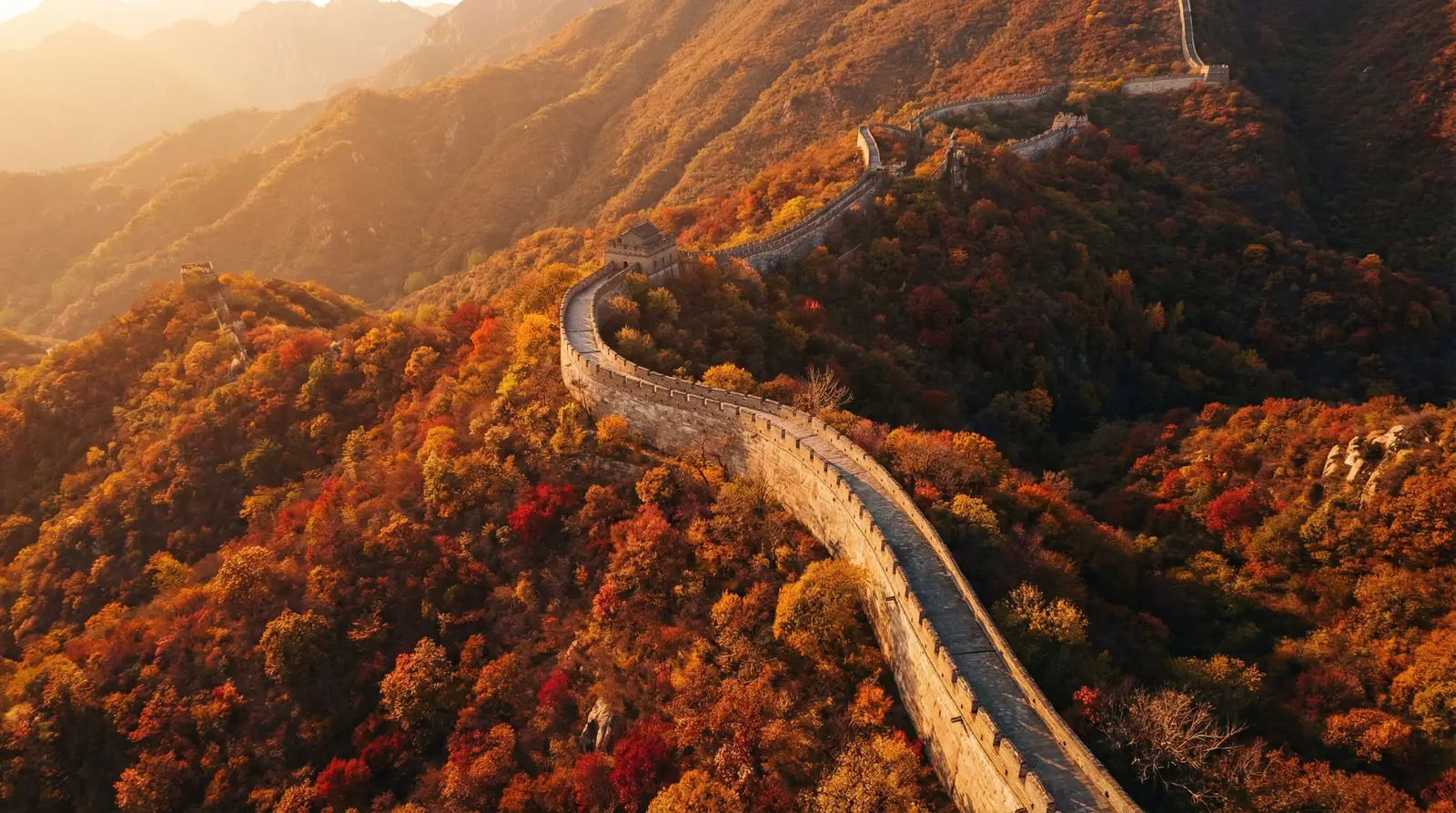 七月十四不见不散 秋日长城航拍全景